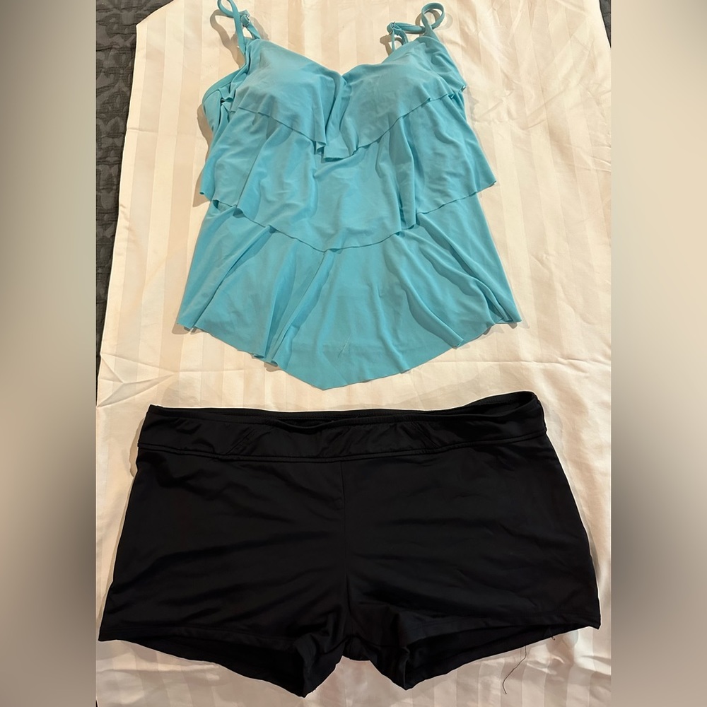 L /XL Swimsuit. Tankini.  Turquoise. Like New.  Aqua Green Brand from Target.